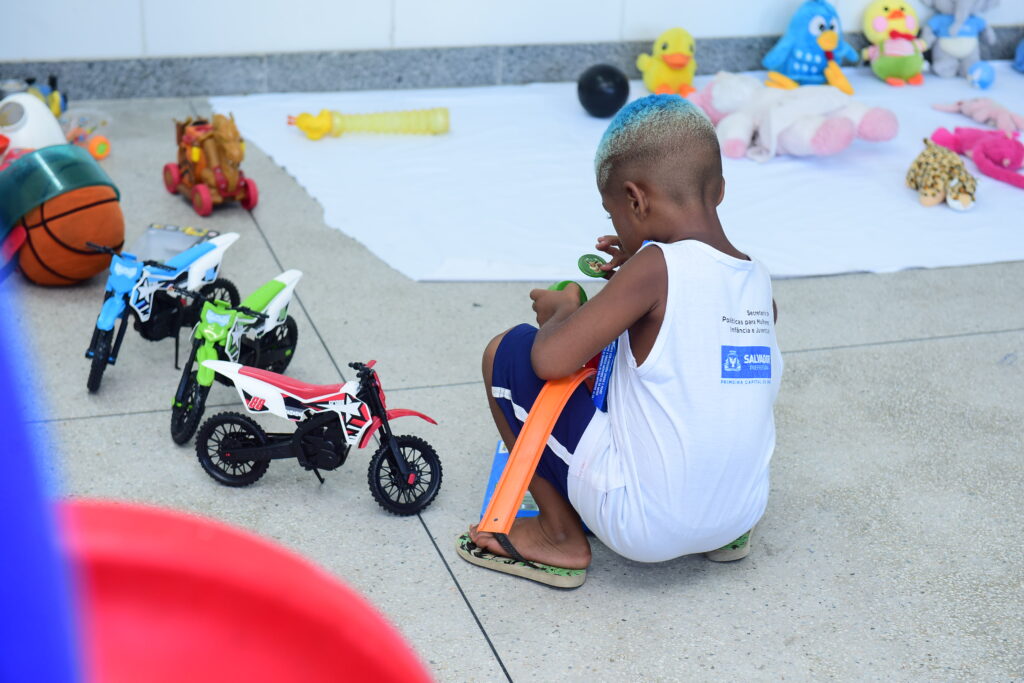 Capa: Festival Virada Salvador: filhos de ambulantes são acolhidos em centro da Prefeitura