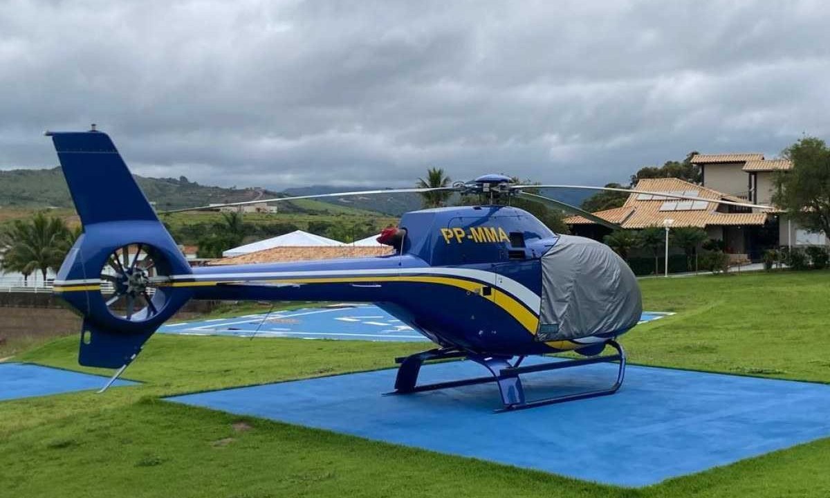 Capa: Helicóptero cai em lago de cidade mineira e deixa três feridos