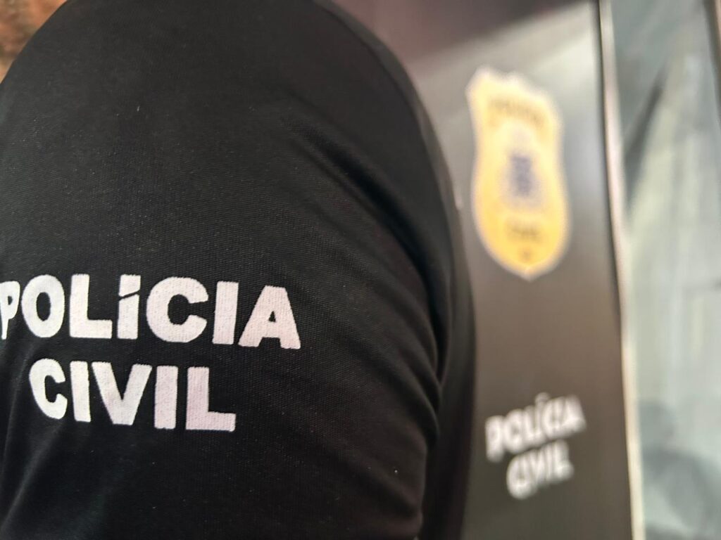 Capa: Jornalista é presa após se recusar a ser abordada por policial negra em pré-carnaval