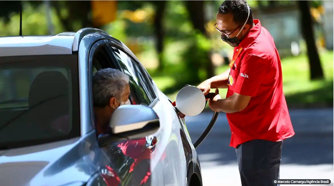 Capa: Preço da gasolina e do diesel sobem nesta quinta-feira com novo ICMS