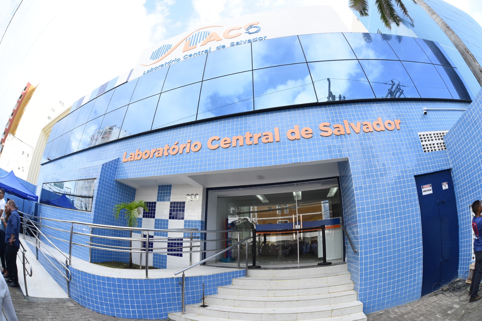 Capa: Novo Laboratório Central de Salvador é inaugurado e amplia oferta de exames na cidade