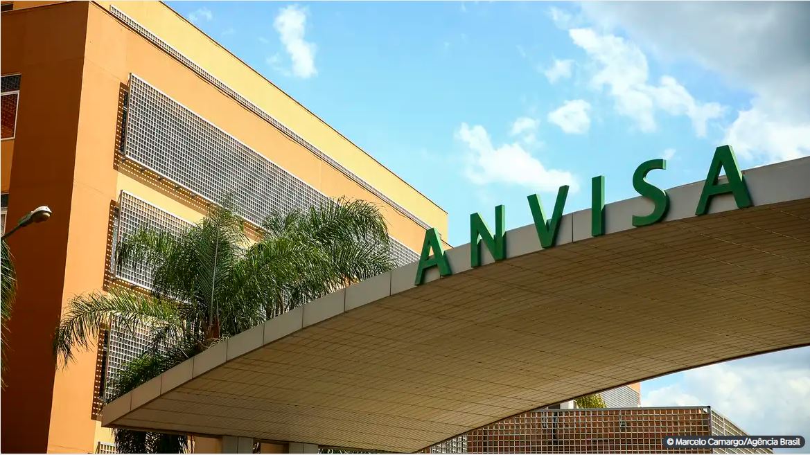 Capa: Anvisa proíbe produtos com fenol em procedimento de saúde ou estético