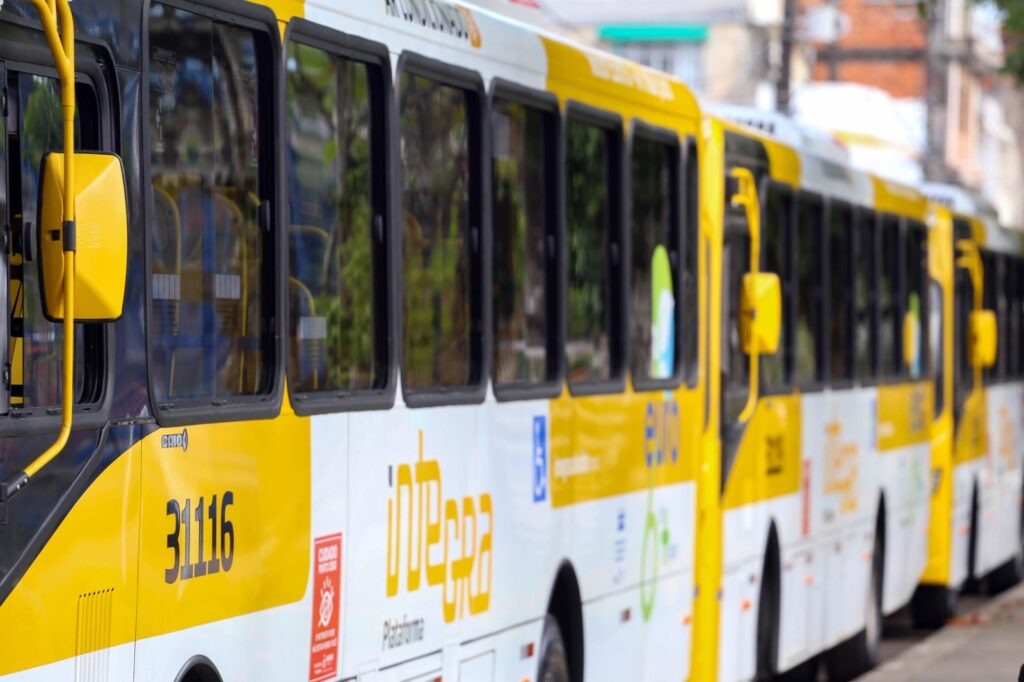 Capa: Transporte público em Salvador será gratuito neste domingo de eleições