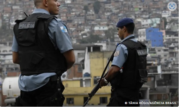 Capa: Governo edita decreto para disciplinar uso da força em ações policiais