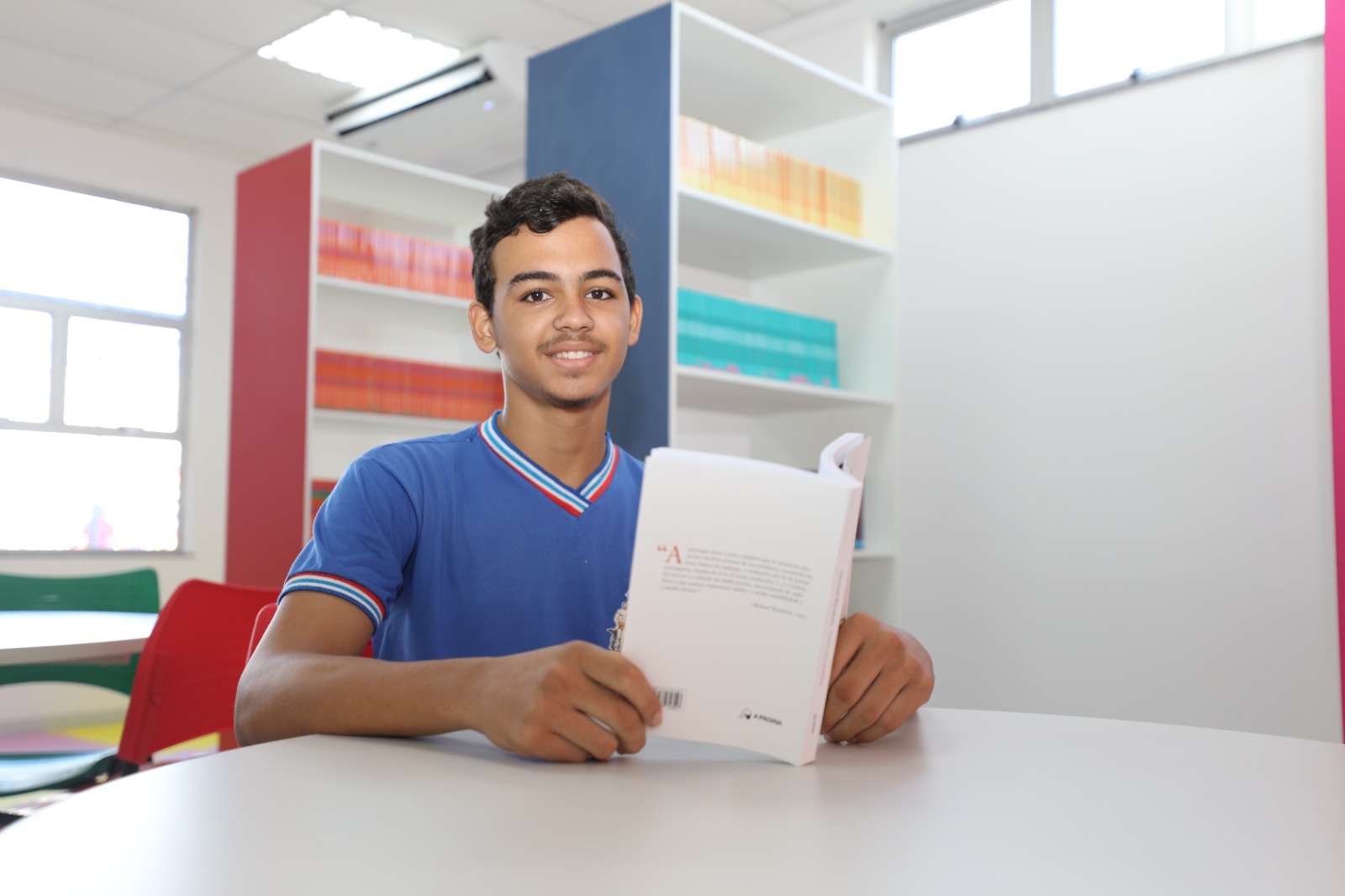 Capa: Governo da Bahia inclui livro ‘Ainda Estou Aqui’ nas bibliotecas das escolas públicas estaduais