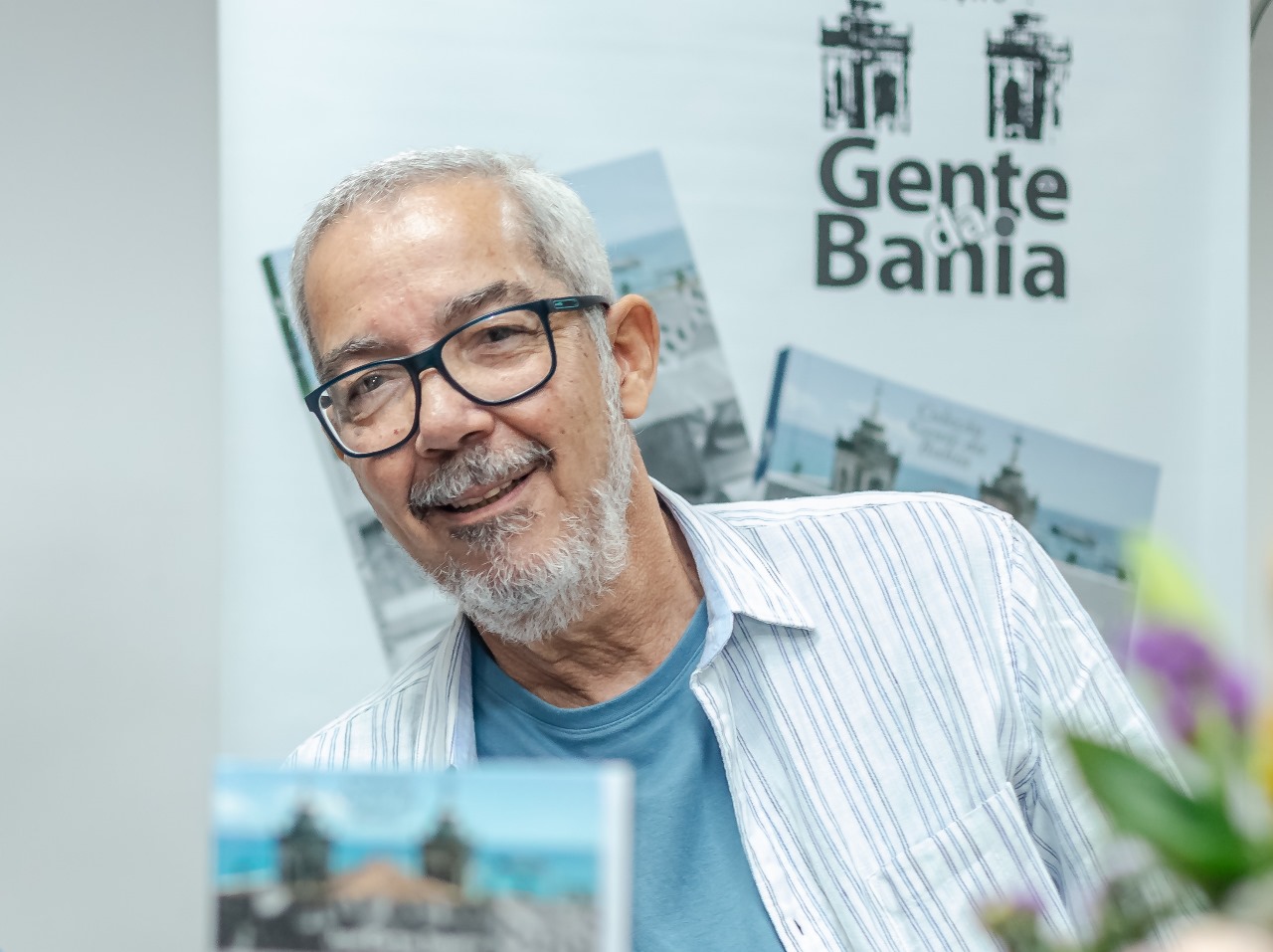 Capa: Sala de Imprensa do Carnaval 2025 homenageará o jornalista José Carlos Teixeira